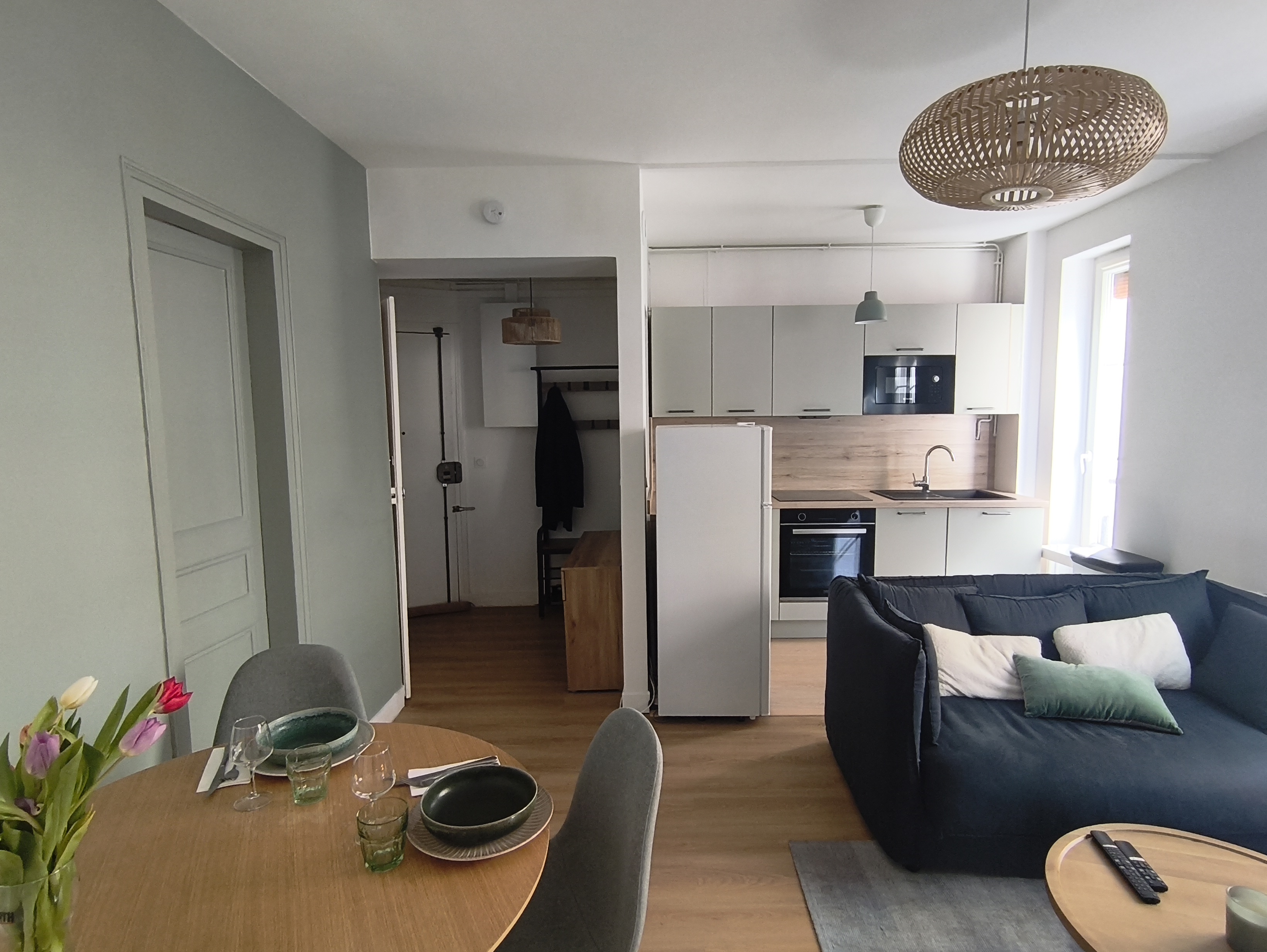 42 rue Cantagrel — Salon et cuisine