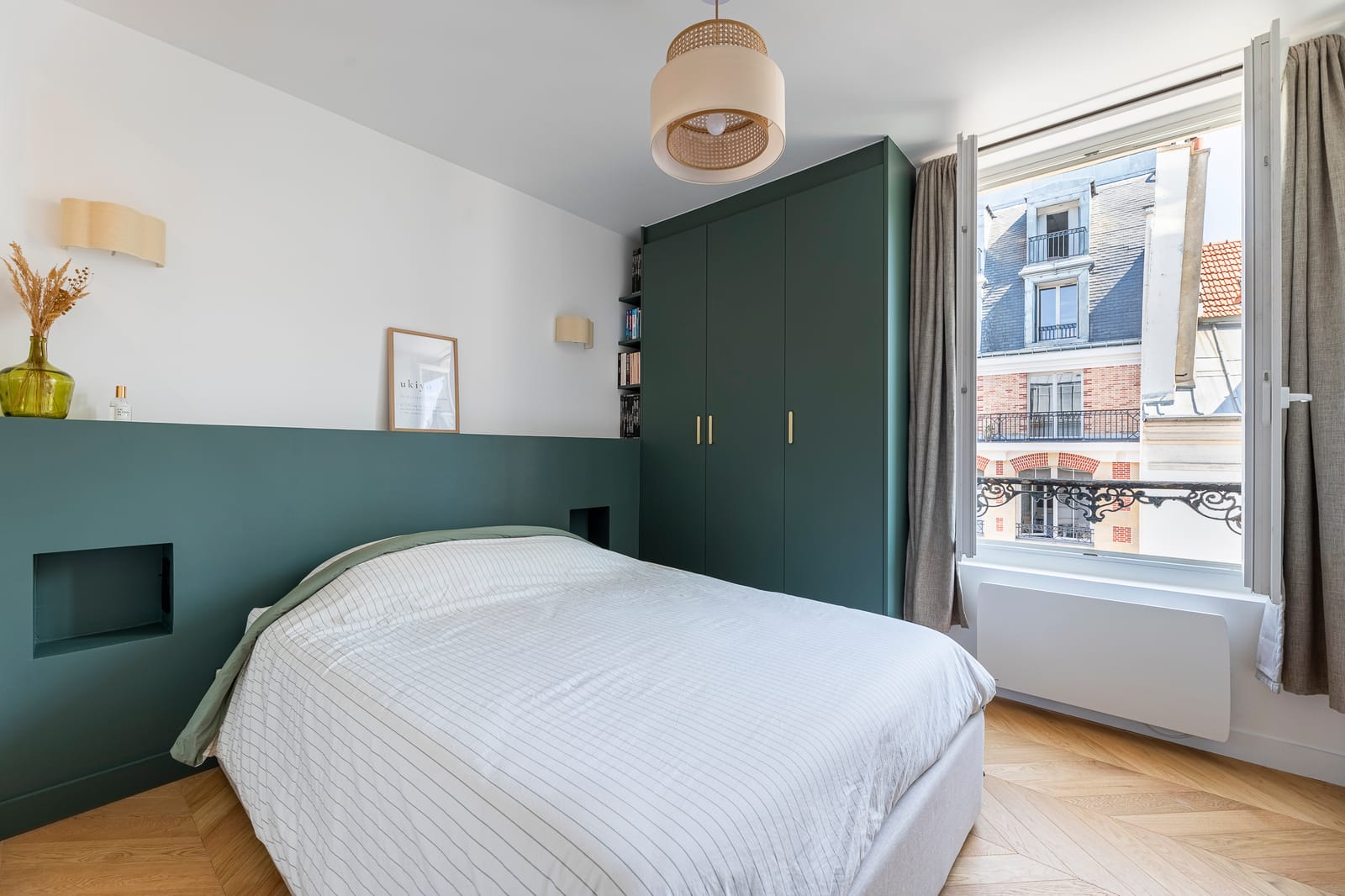 Les toits du Faubourg — Chambre