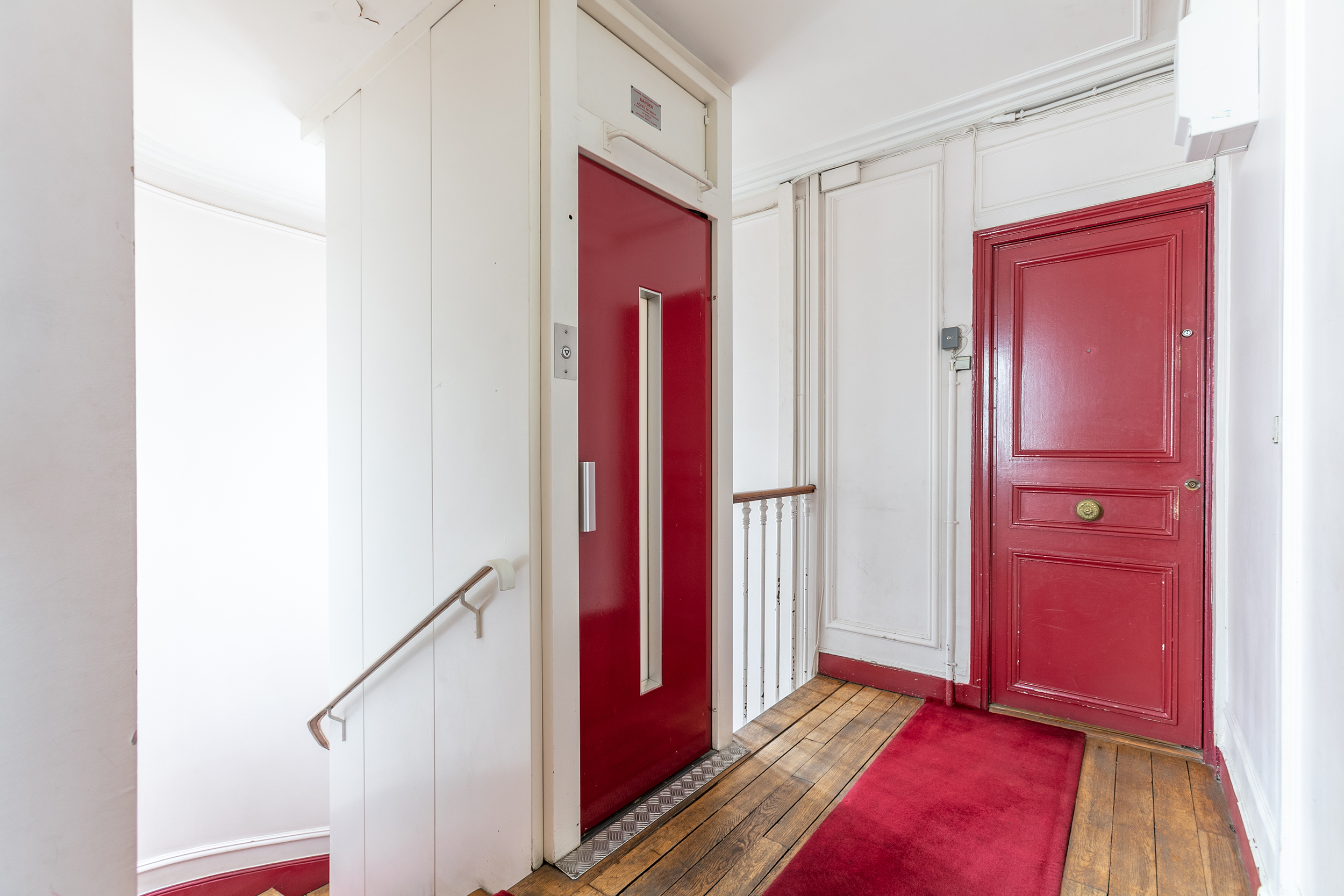 Cage d'escalier et ascenseur, immeuble Parmentier